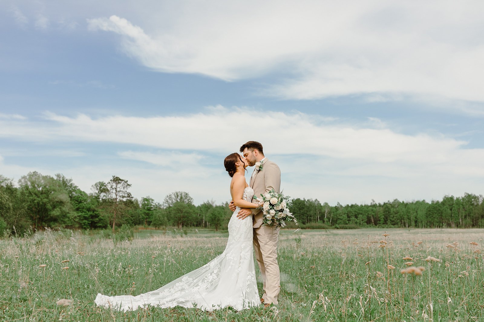 A+A-Little-Lazy-Lodge-Wedding-Highlights-56.jpg