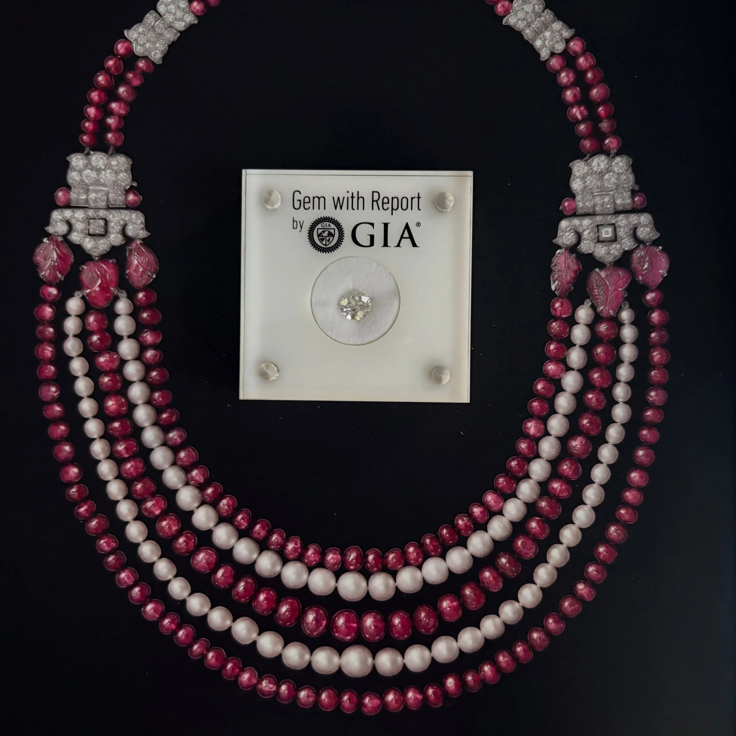 Dear July.

Back to work.

Back to beauty.

(Inspiration: Cartier Necklace)
&bull;
&bull;
&bull;
#charltonandlola #finejewelry #jewelryinspiration #jewelrydesign