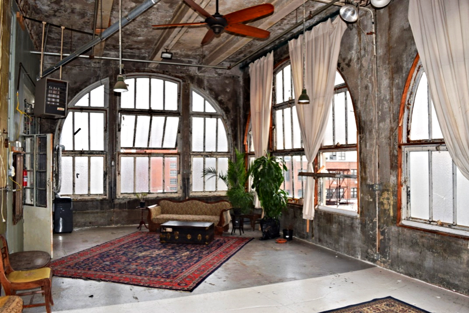 NORTH SIDE OF THE MAIN ROOM