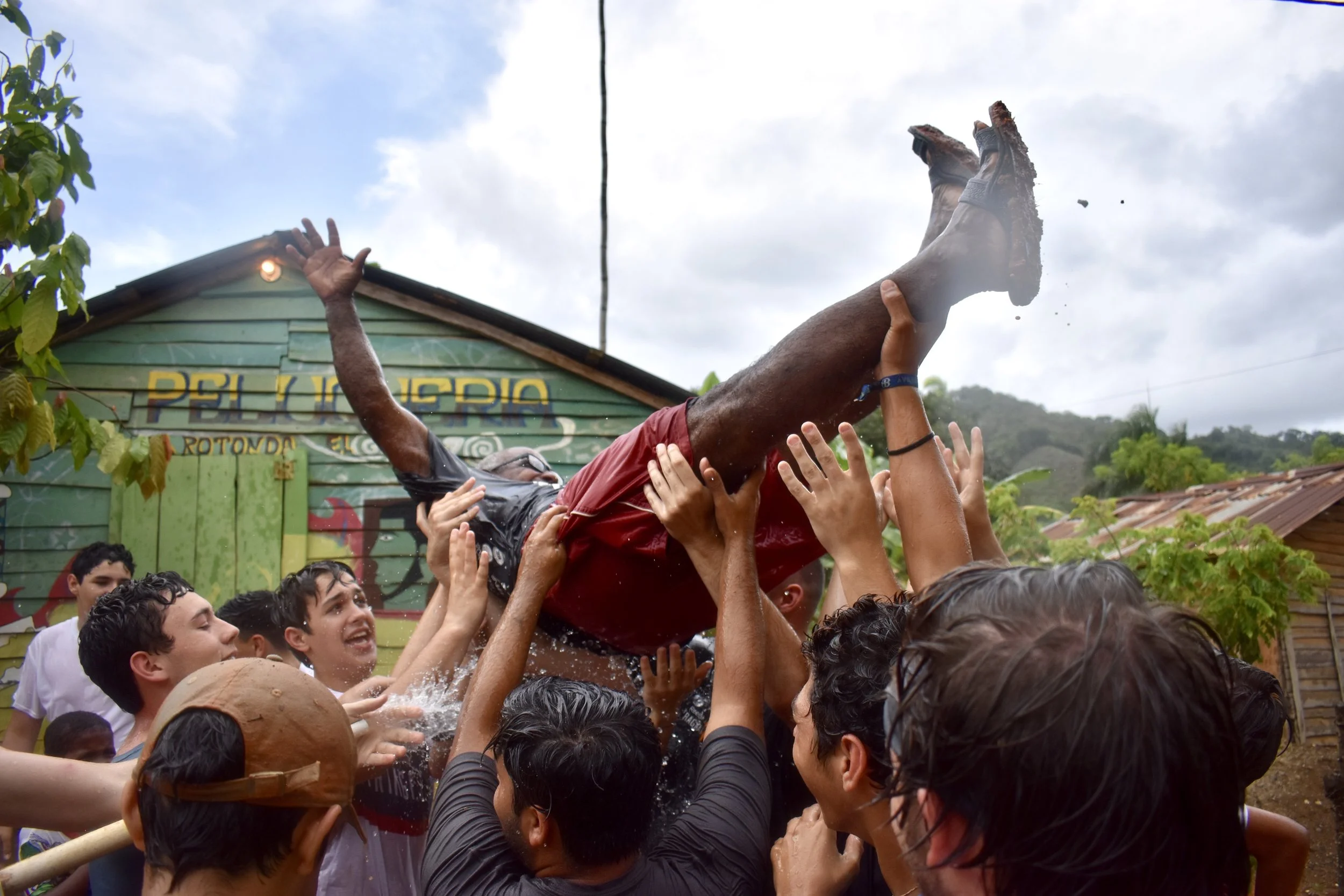 10 Reasons Why You Should Volunteer Abroad In High School