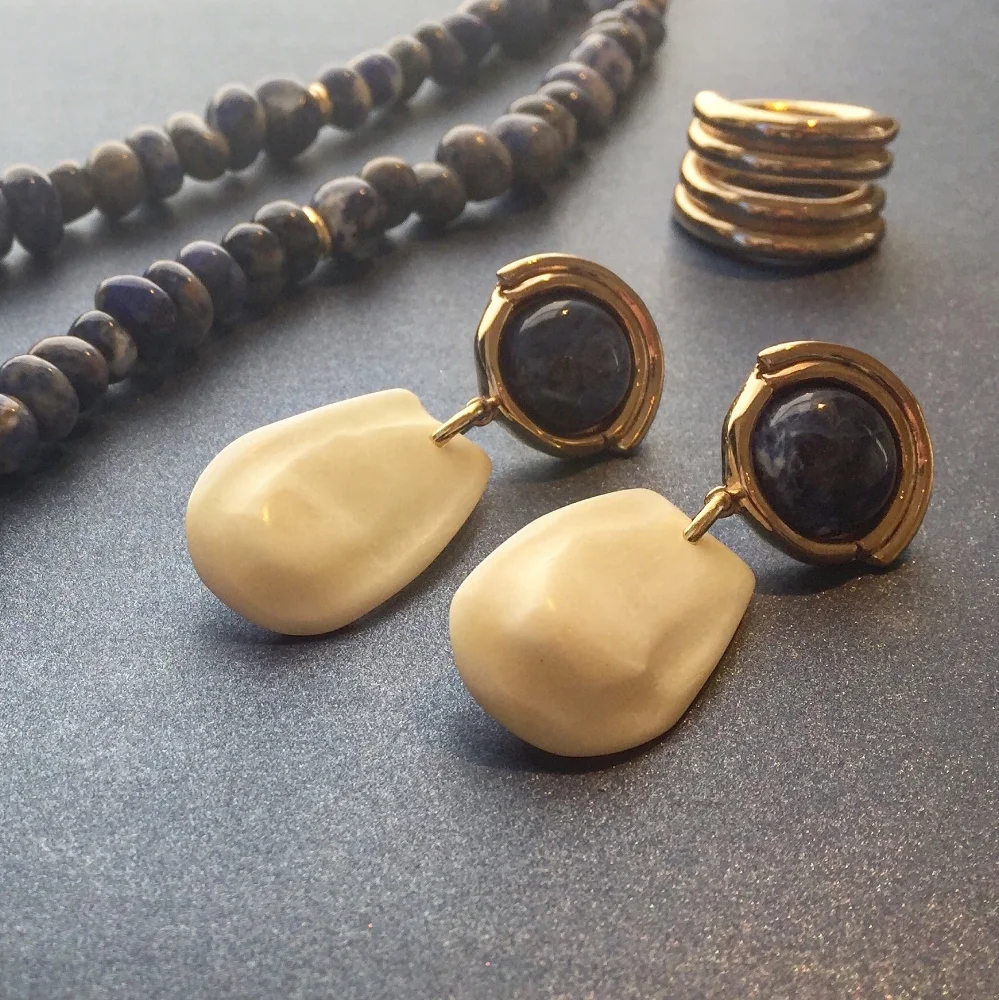 CHOI EARRINGS and Pebble Chain Necklace IN SODALITE