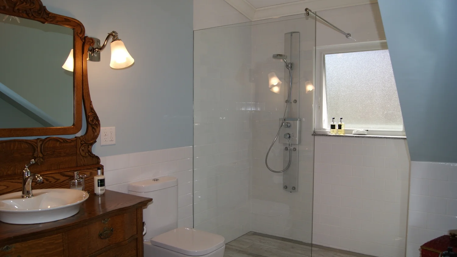 Stylish En Suite Bathroom