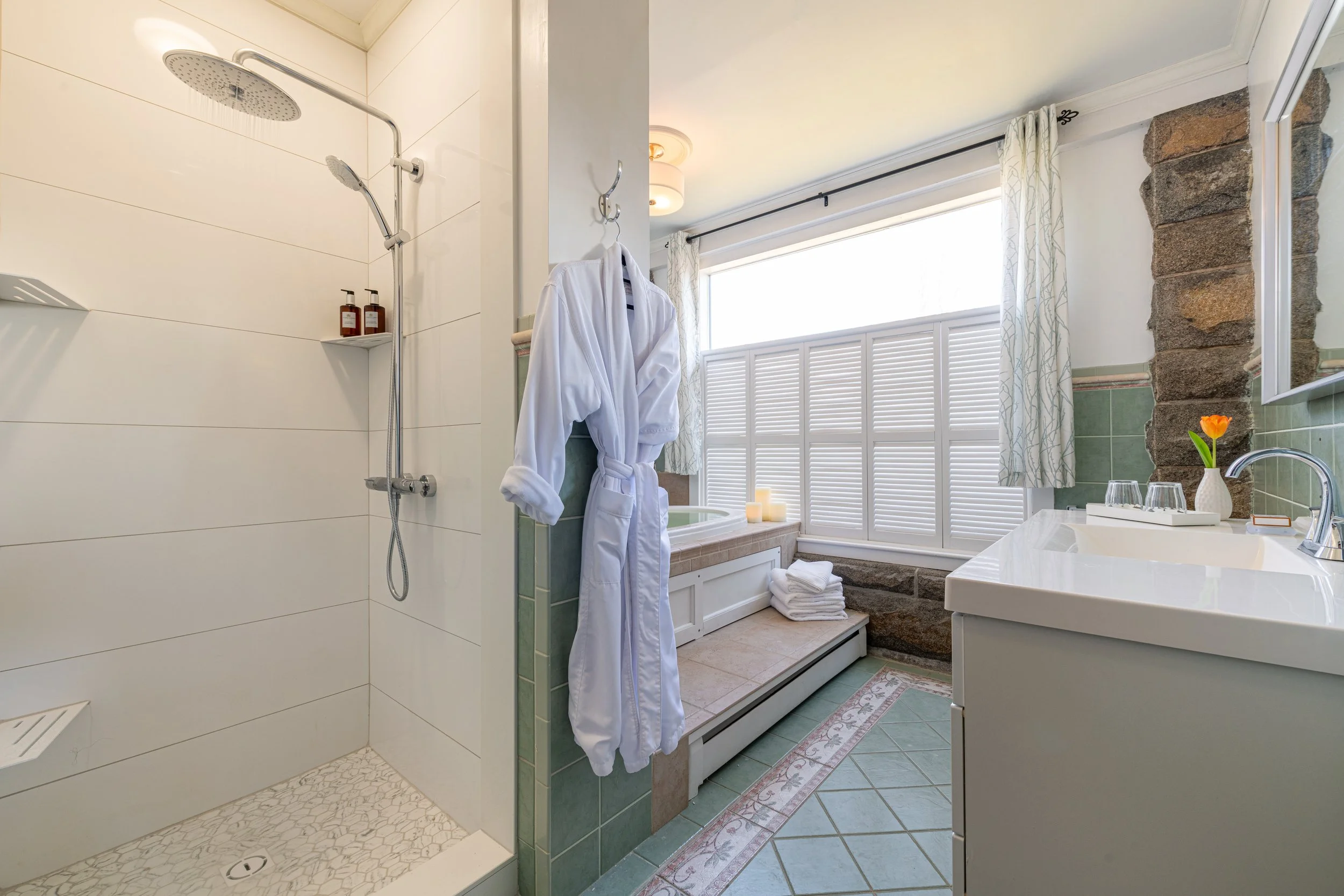 Atlantean SM WINGWOOD 4 Shower & Bath.jpg