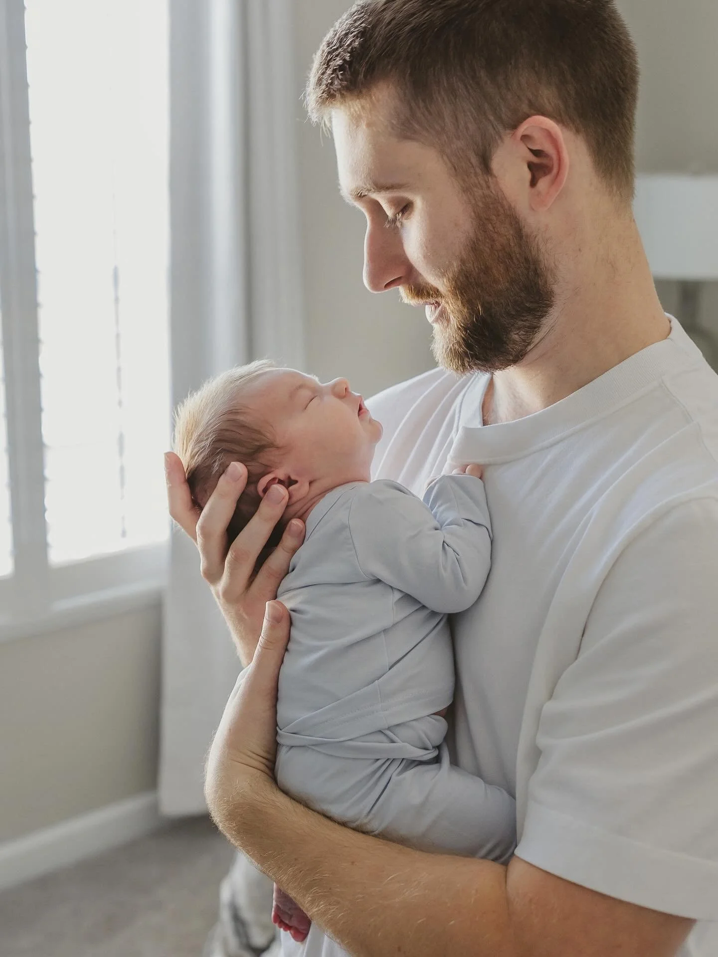 Finishing up this precious lil guy&rsquo;s gallery. Love these photos with baby + dad 🩵
.
.
.
#erinmcfarlandphotography 
#newbornphotography
#childphotography #babyphotographer #newborn #phoenixphotographer #scottsdalephotographer #phoenixnewbornpho