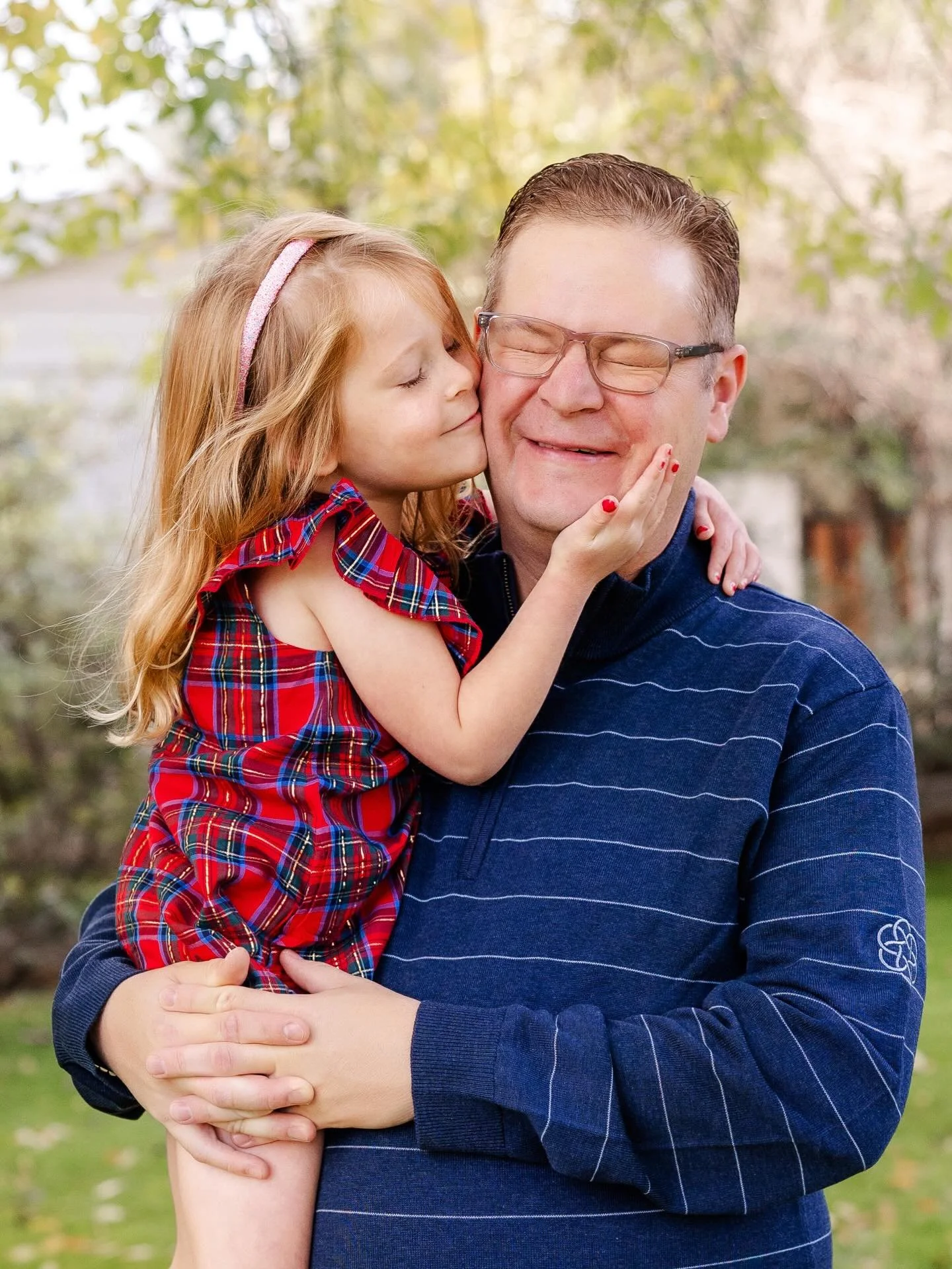 I love when a sweet moment like this happens during a shoot 🥰
.
.
.
#erinmcfarlandphotography #familyphotography #phoenixfamilyphotographer #scottsdalefamilyphotographer #childphotography #phoenixphotographer #scottsdalephotographer #azfamilyphotogr