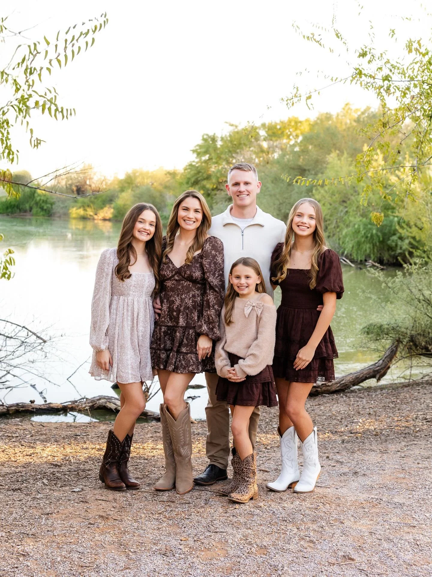 So many families that I did newborn sessions with now have tweens and teens! 😭 How time flies

#phoenixphotographer #scottsdalephotographer #azfamilyphotographer