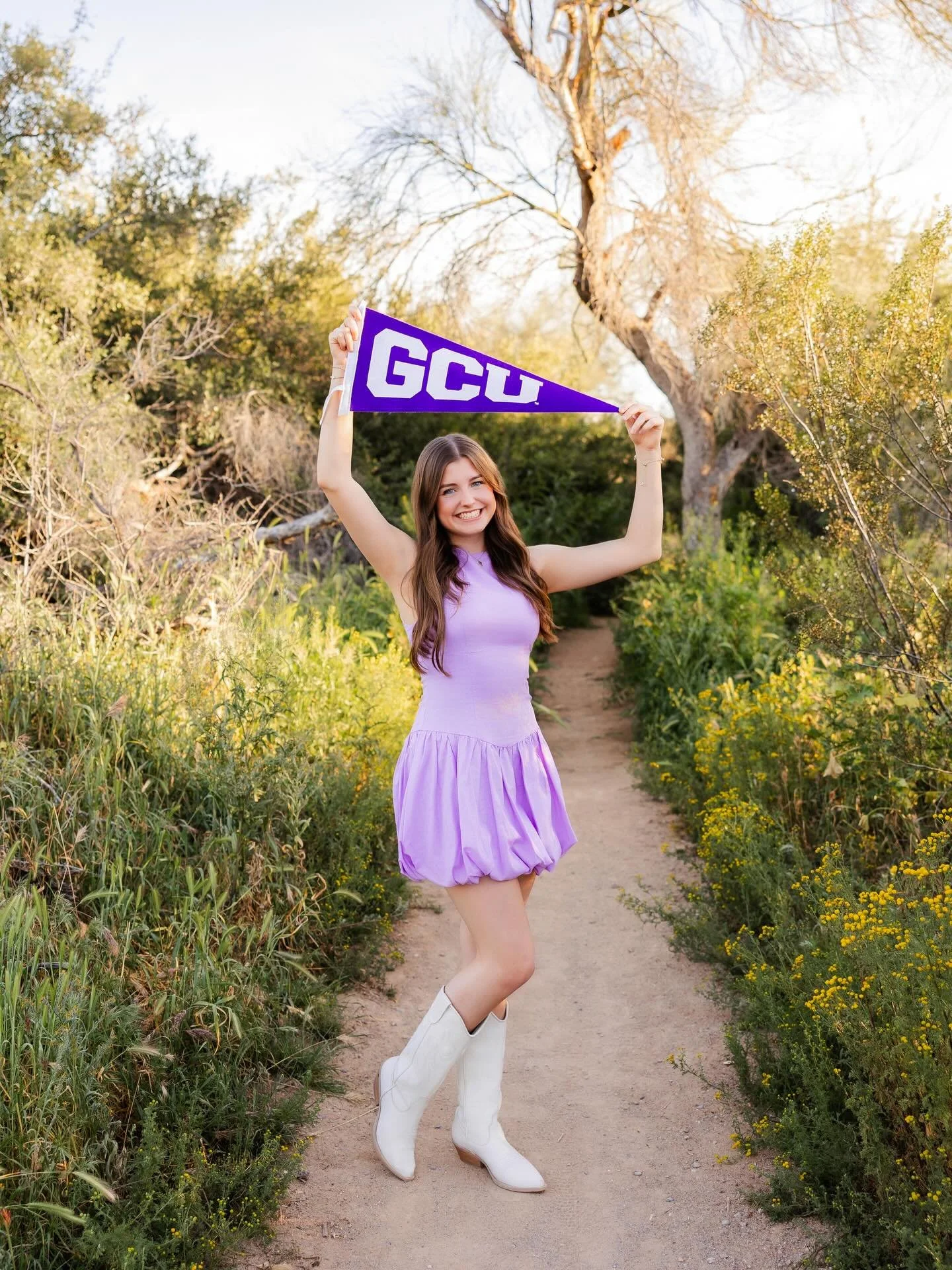 Your future is bright @aille.skye 🩷 Congratulations!

#collegecommitment #collegeacceptance #seniorsunday #gcu #seniorphotographer