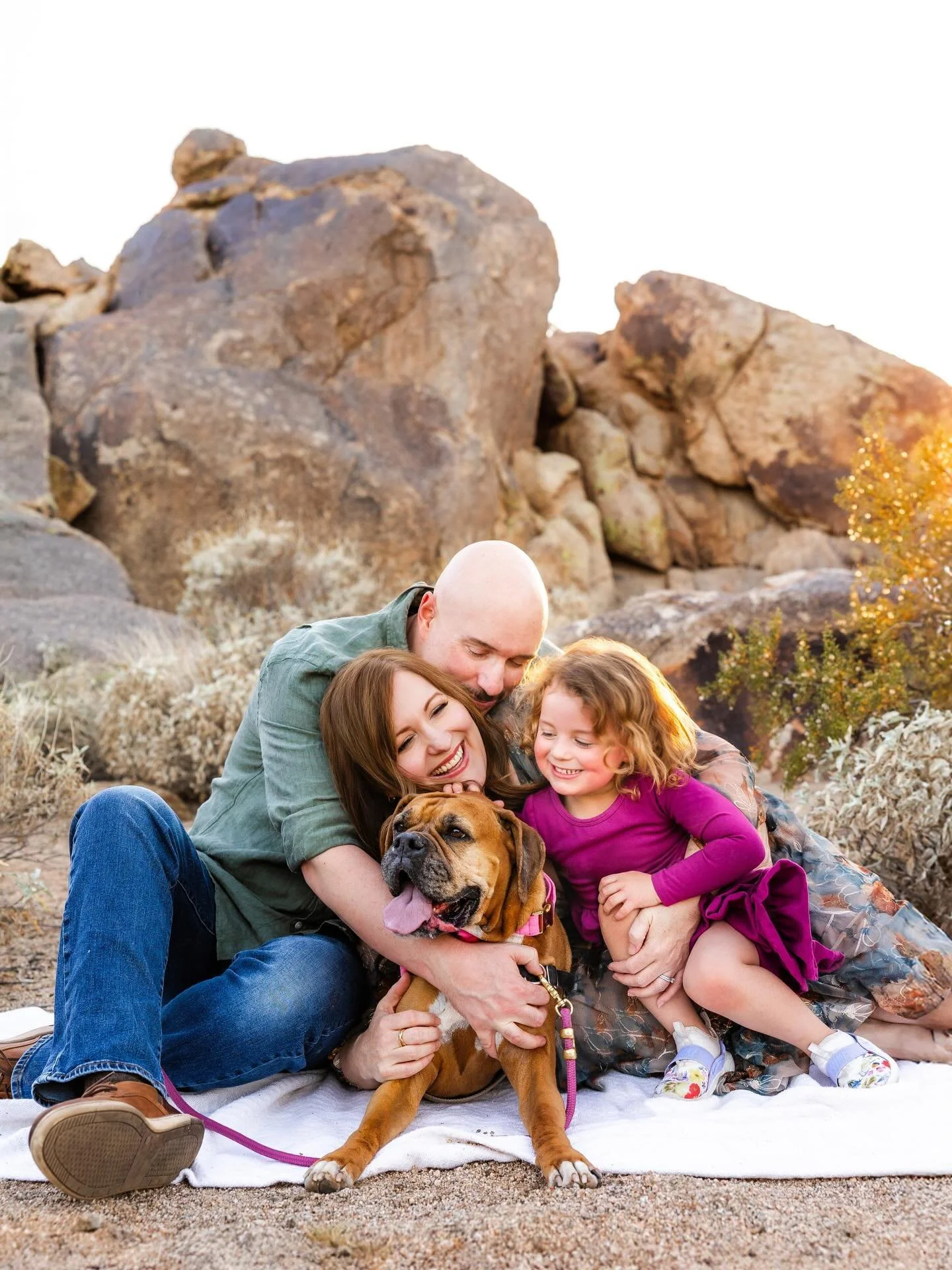 Ella &amp; her sweet pup Reuby 🩷 

#phoenixfamilyphotographer #scottsdalefamilyphotographer #napcp #thestorytellingtribe