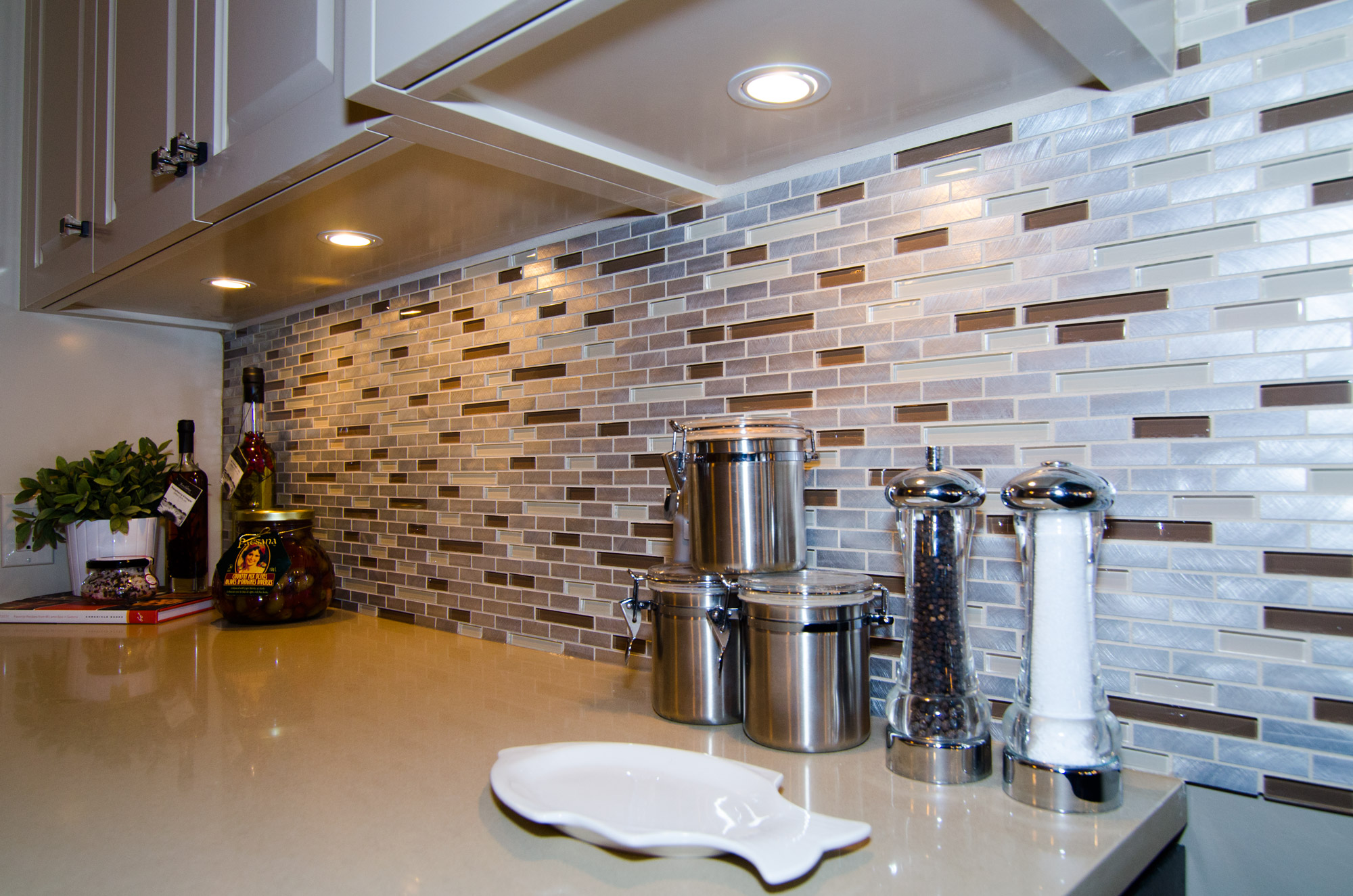   Tile makes a lasting difference.   We are full service tile installers in Calgary. Kitchen, bathroom and flooring tiles installed with the efficient, professional workmanship that you require.   Contact Us for a Quote  