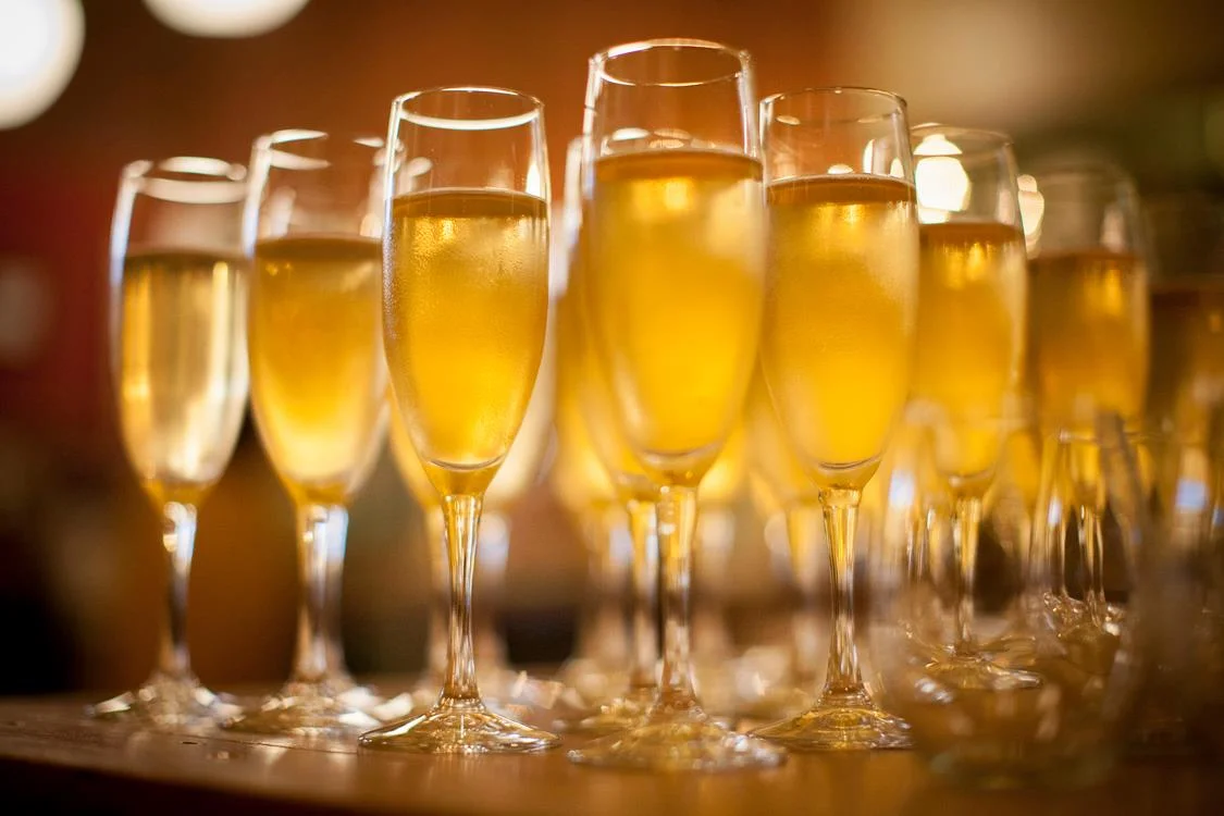 cider pour.jpg