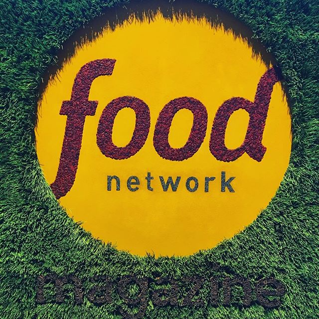 Cheers to 10 years! Here are some photo selects from our Food Network Magazine 10th Birthday Party last week.
.
.
.
.
.
.
.
.
.
.
.
#foodnetworkmagazine #FoodNetwork #FNMBirthday #Celebration #RubikMarketing #Events #Food #Party #GreenGiant #siracha 