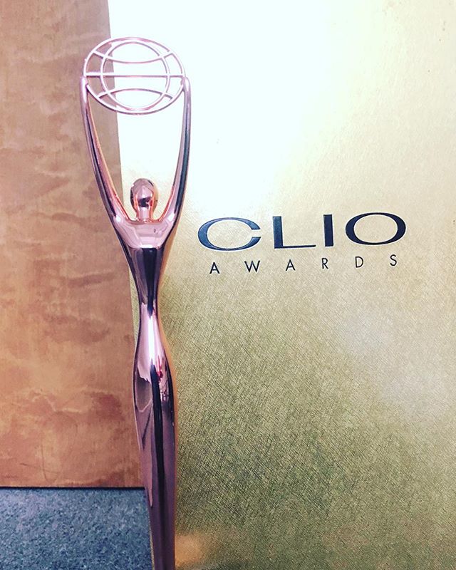 Tuesday Surprise: Our bronze statue from @clioawards arrived today! .
.
.
.
.
.
.
.
.
.
.
.
.
.
#RubikMarketing #ClioAwards #BronzeStatue #ExperientialMarketing #Marketing #Agency #Theatrical #Awards #Accolades #Deadpool #Deadpool2 #PopUpMuseum #Beli