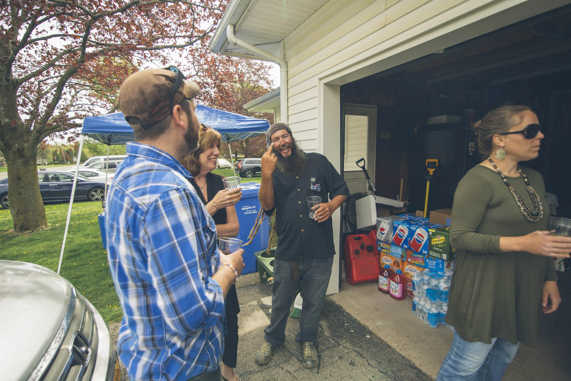 Hope&Erik_SettingUp-19.jpg