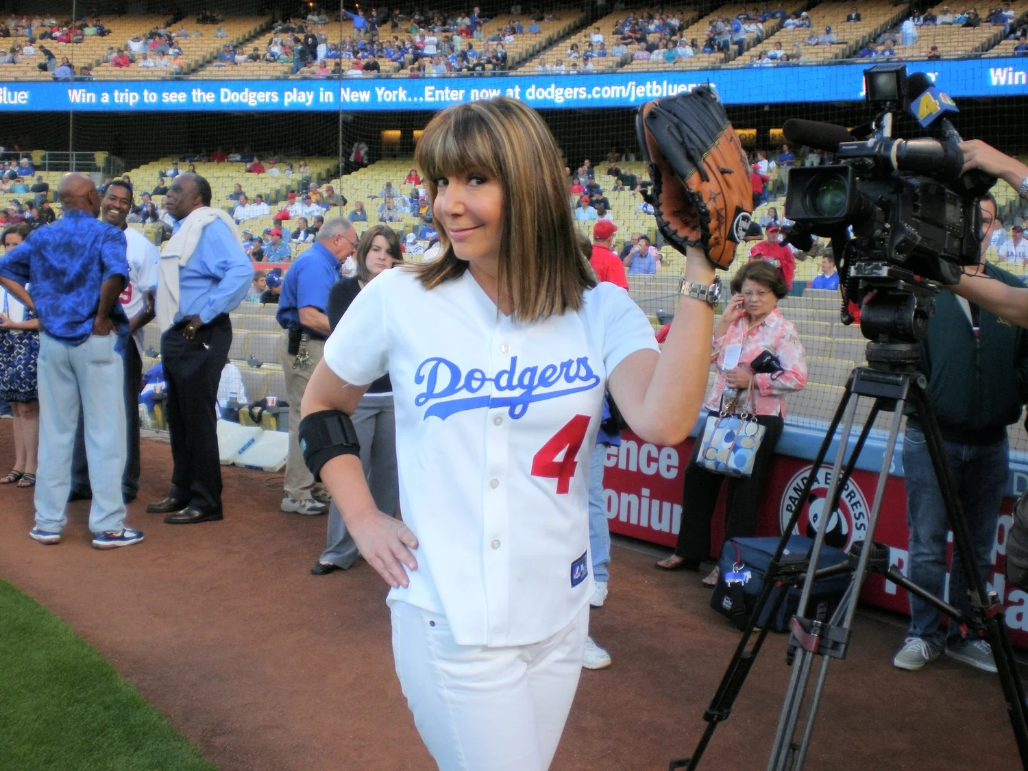 ana pitching glove.JPG