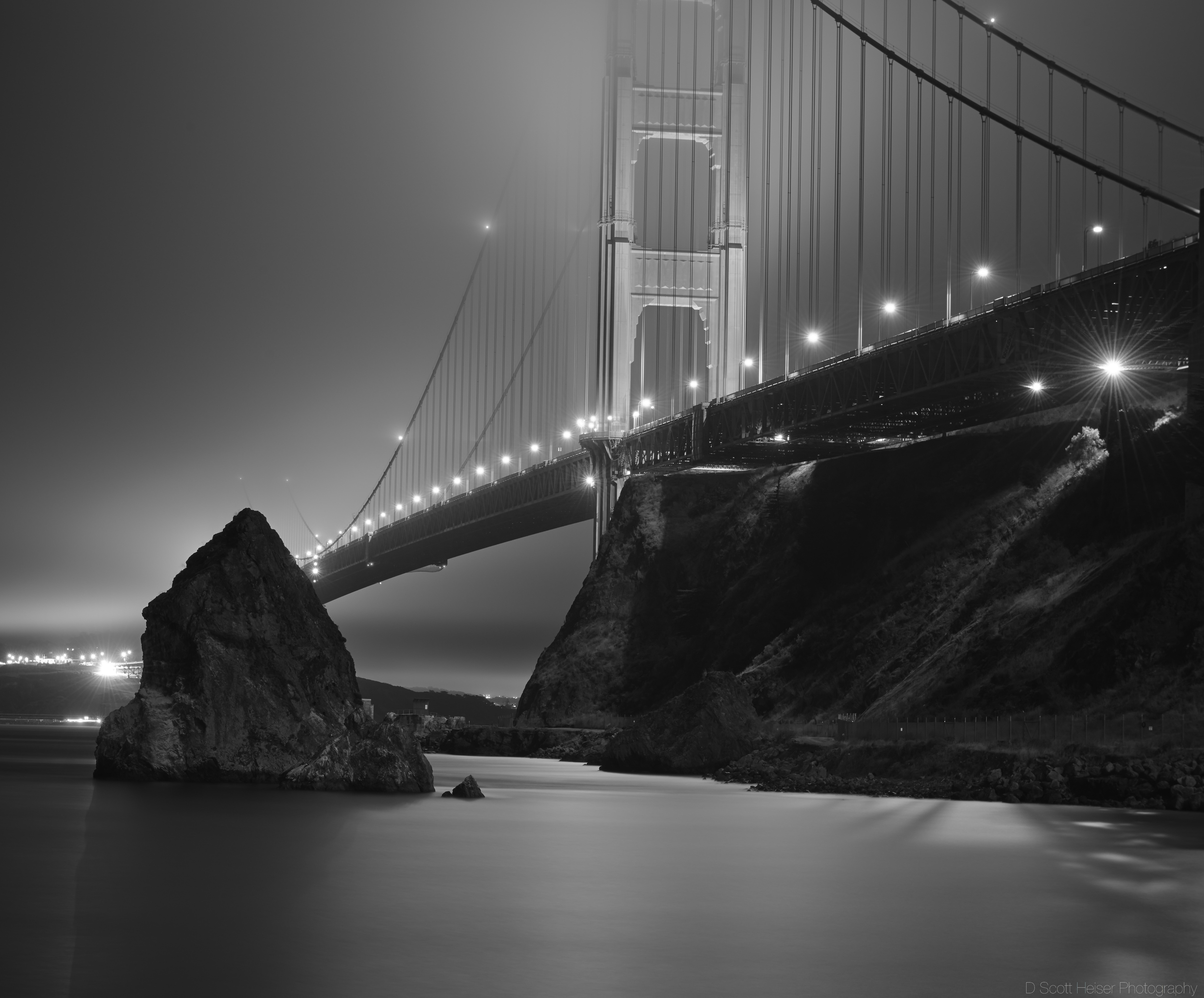 Golden Gate at Night.jpg