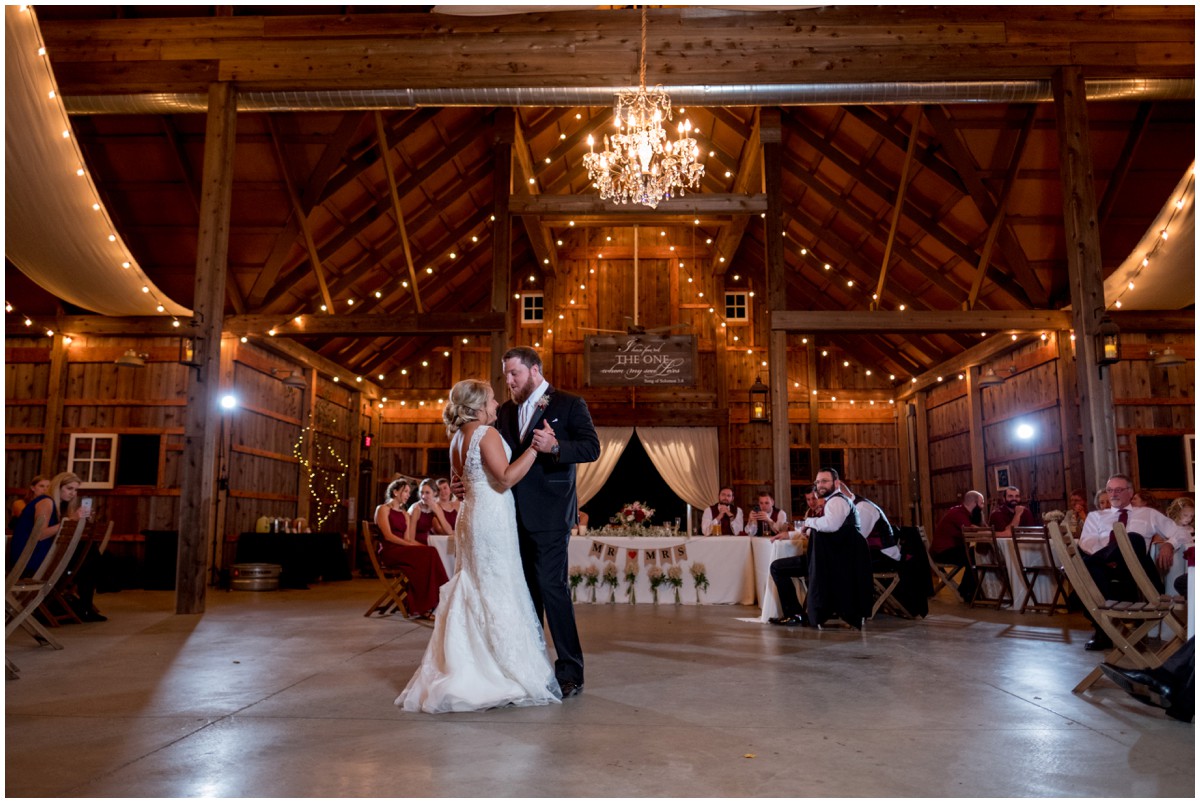the barn at kennedy farms wedding pictures-026.jpg