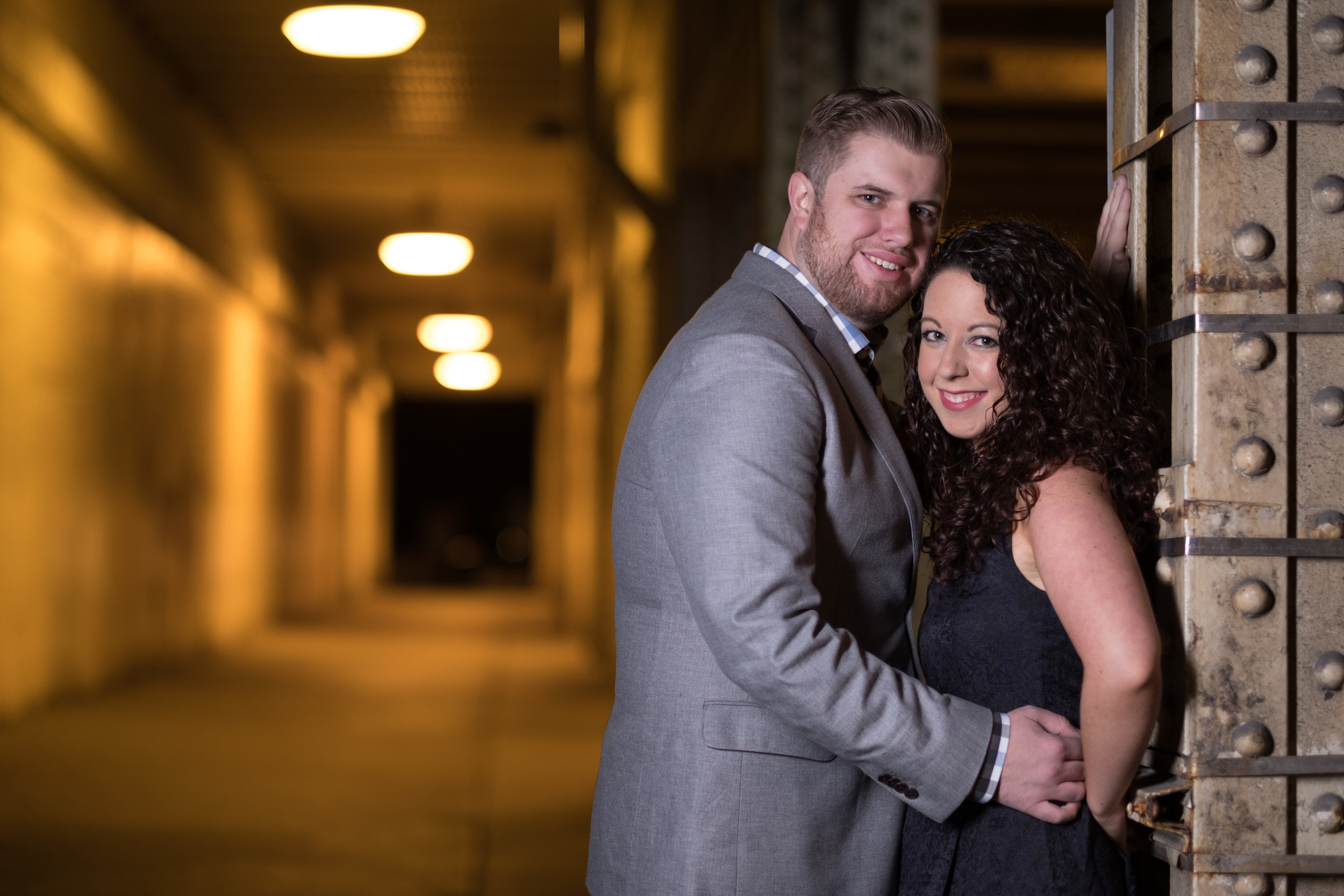 Downtown-Indianapolis-night-engagement-pictures-11.jpg