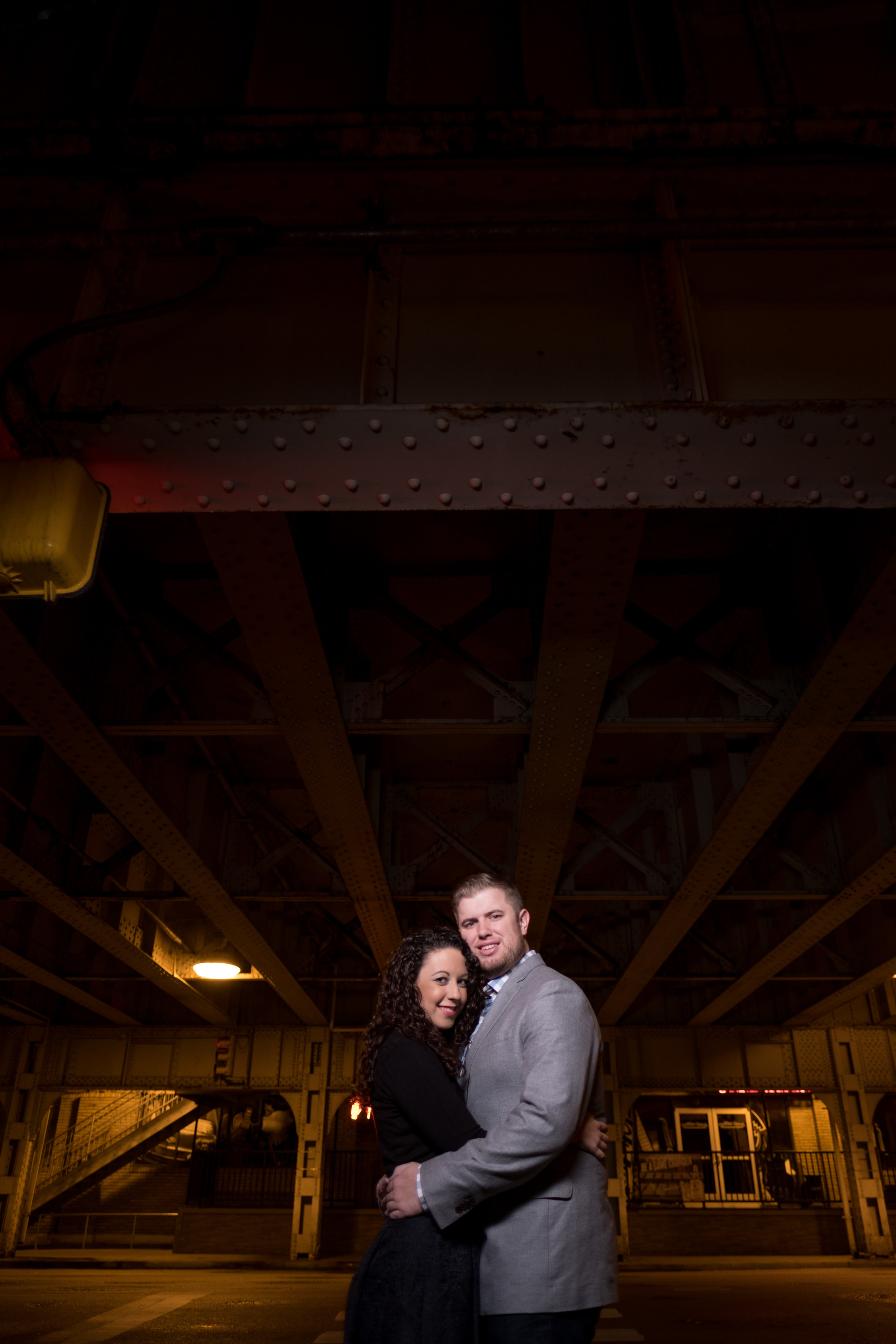 Downtown-Indianapolis-night-engagement-pictures-13.jpg