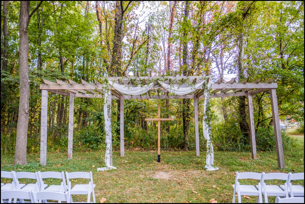 The-Barn-in-Zionsville-Wedding-Pictures_0010.jpg