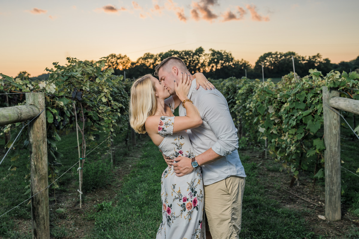 HannahKyleEngagementPreview-07.jpg
