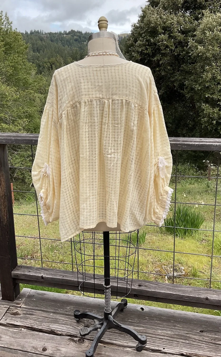 PoetsBlouse05.jpg
