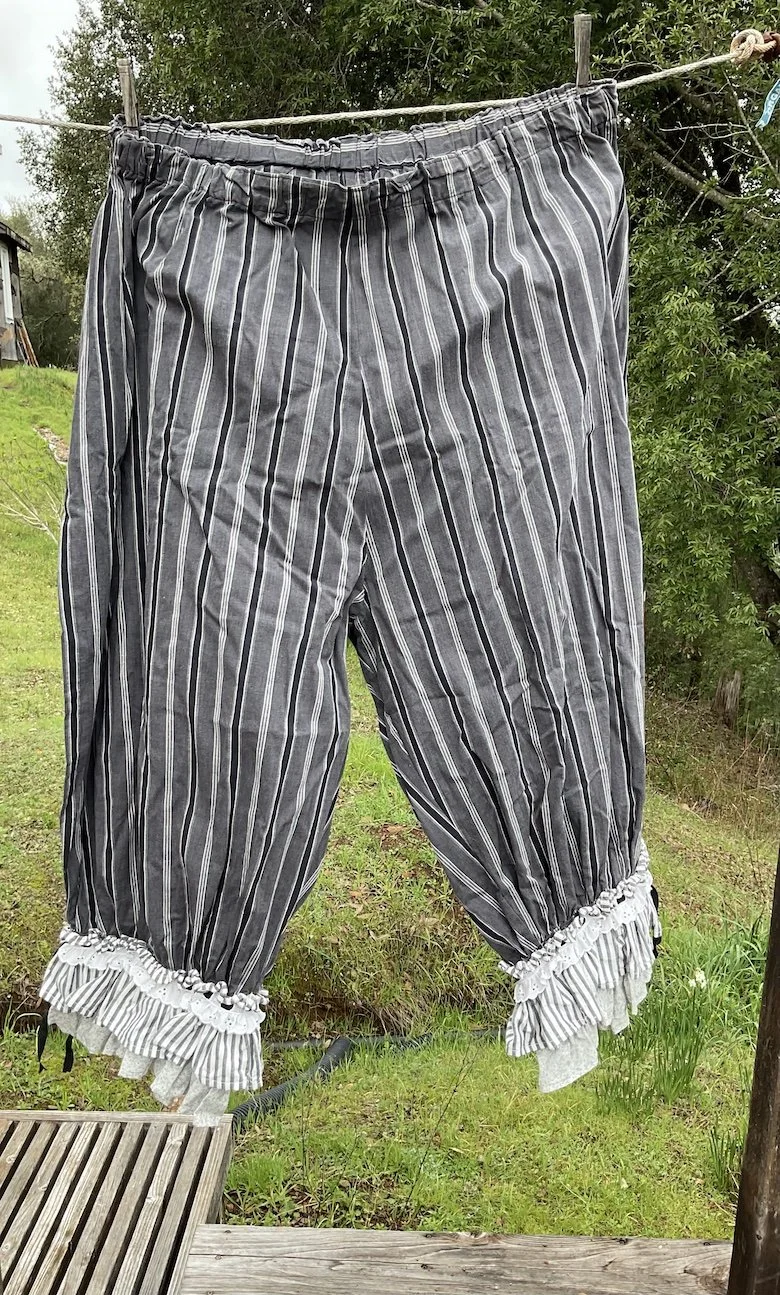 StripeyBloomers01.jpg