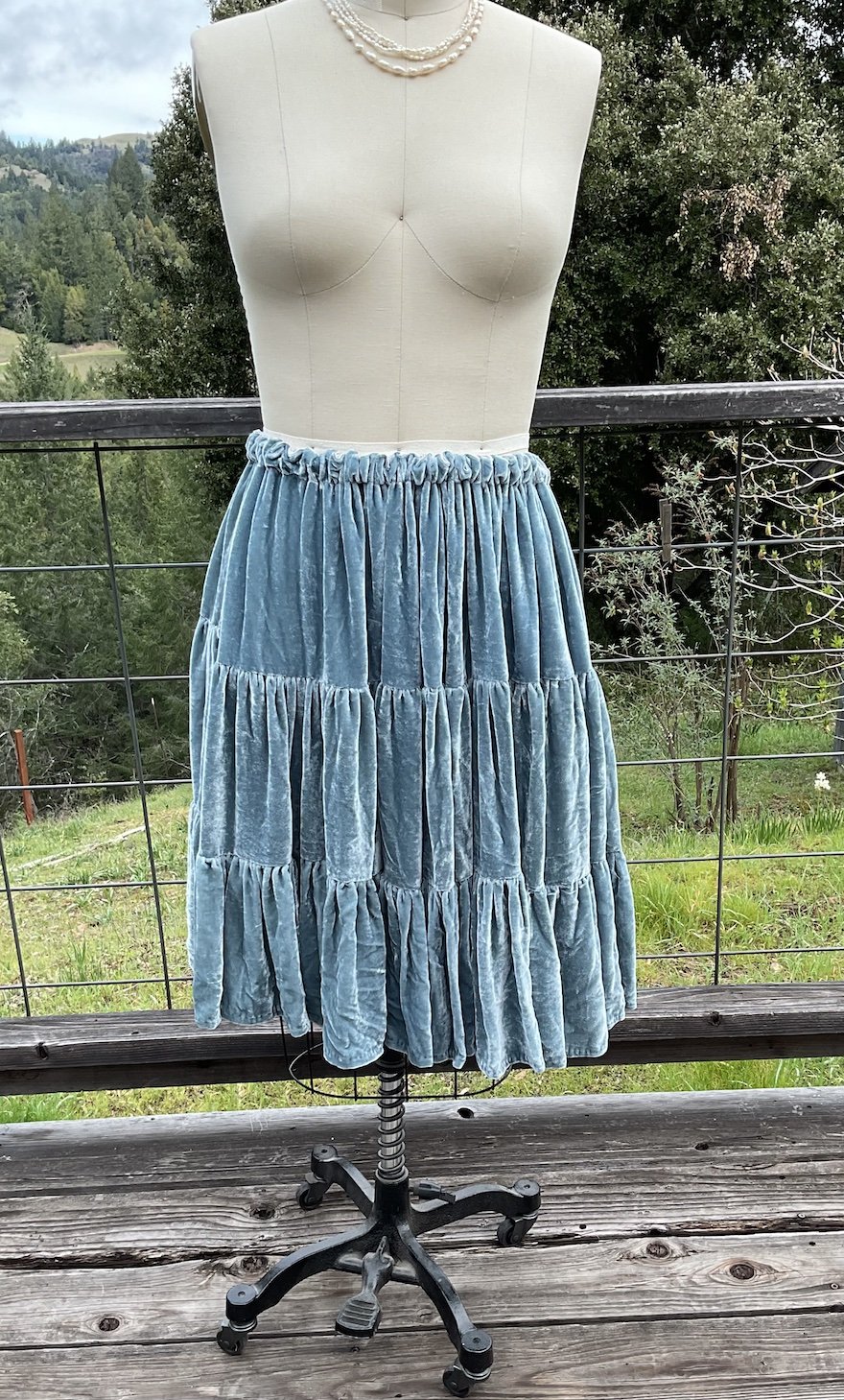OffBlueVelvetSkirt01.jpg