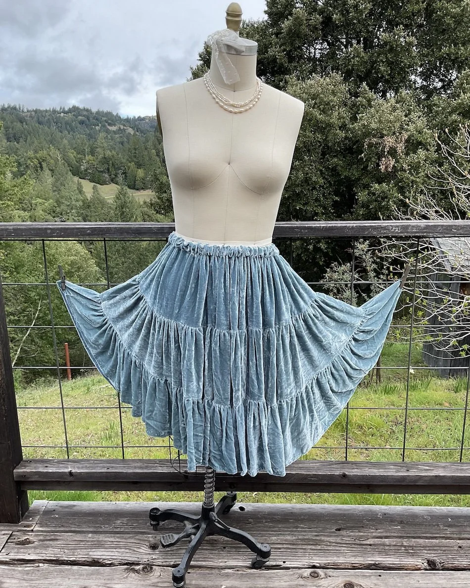 OffBlueVelvetSkirt03.jpg