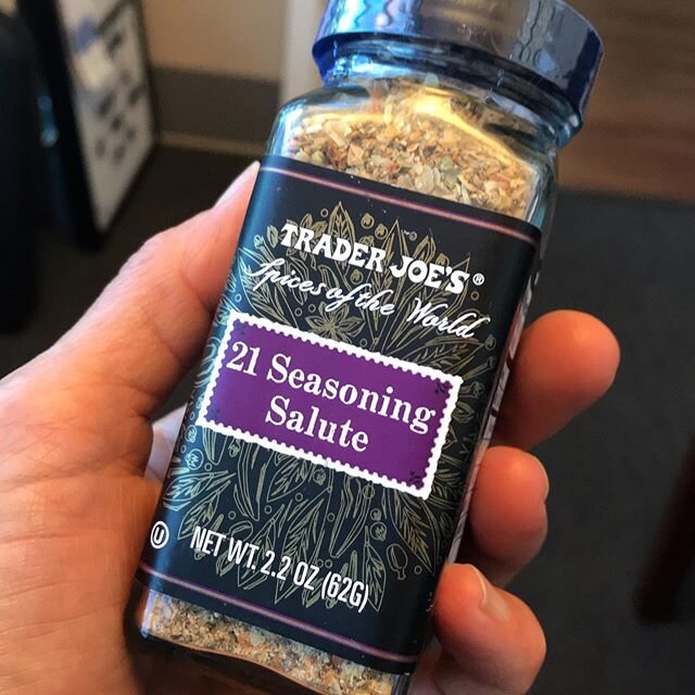 We love it when patients share their favorite products with us! According to Joni, this no-salt seasoning is the bomb! 💣😋#plantbaseddiet #lowsodiumdiet #lifestylechangenotadiet #plantbased #nosaltadded #kidneyhealth #vegan #healthycooking #eatyourg