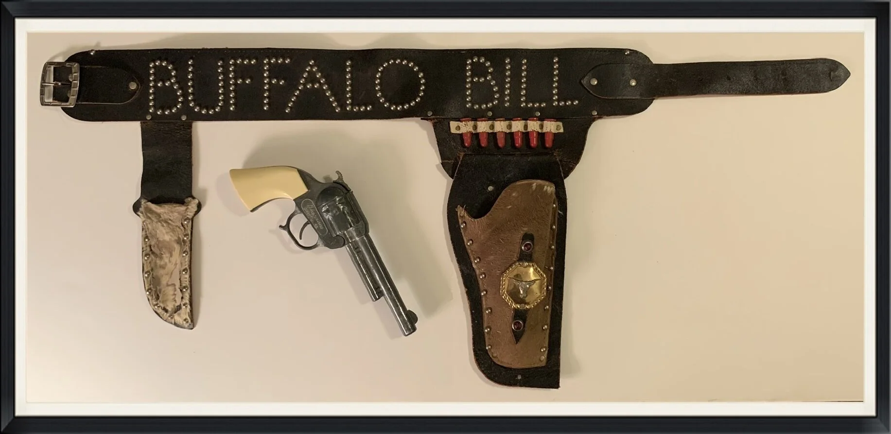 Buffalo Bill - Working Cheyenne, Shooter, Toy Capgun - Adjustable Toy Belt with Ammo, Knife Sheath & Gun Holster