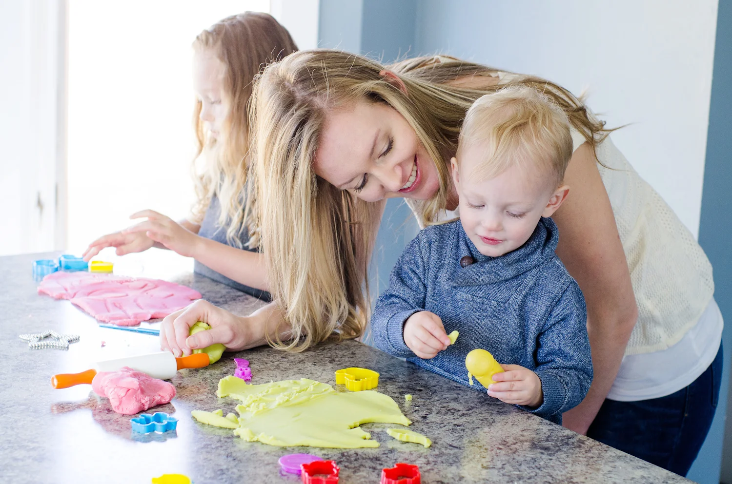 Calgary Family Photographer >> Let There Be Light Photography www.lettherebelightphoto.com