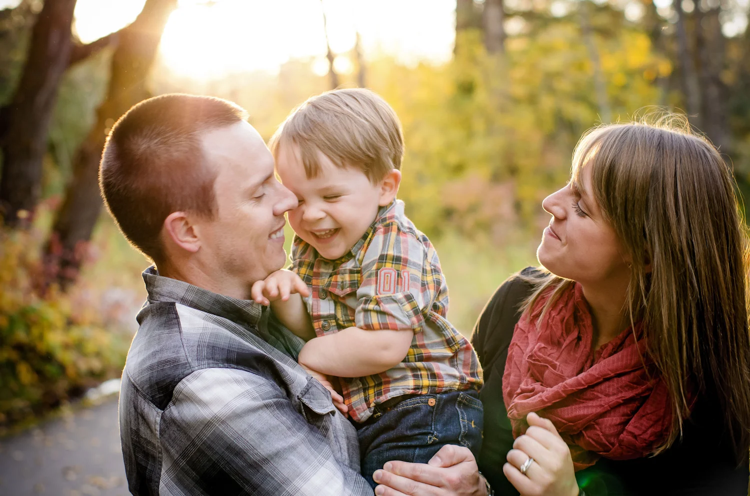 Calgary Family Photographer >> Let There Be Light Photography www.lettherebelightphoto.com