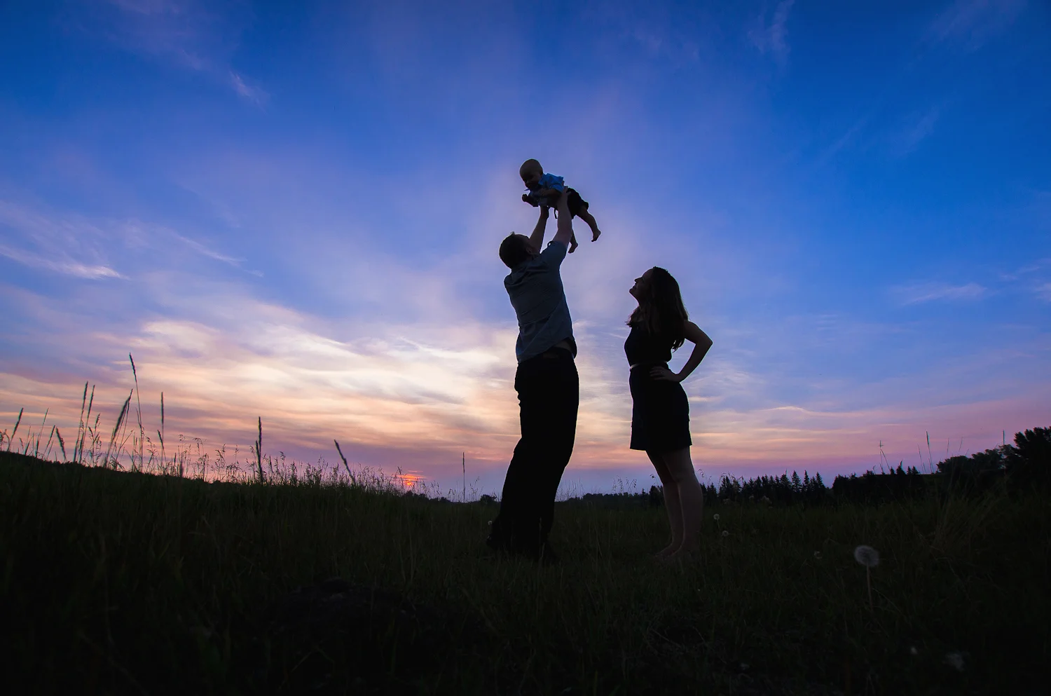 Calgary Family Photographer >> Let There Be Light Photography www.lettherebelightphoto.com