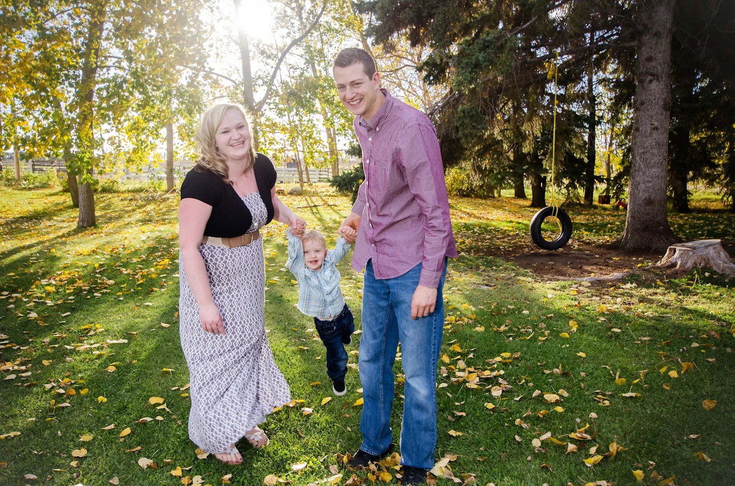 Calgary Family Photographer >> Let There Be Light Photography www.lettherebelightphoto.com
