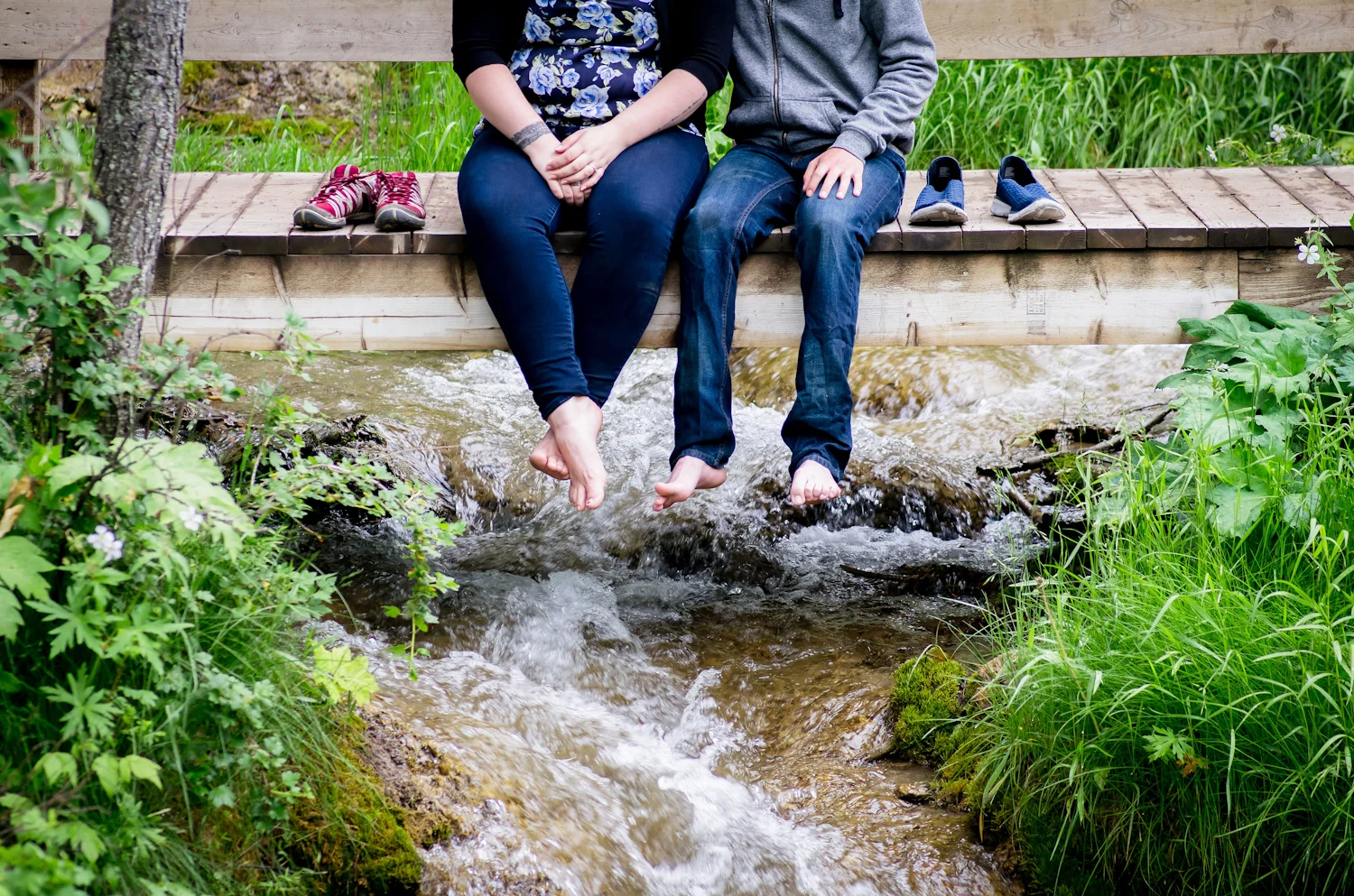 Calgary Engagement Photographer >> Let There Be Light Photography www.lettherebelightphoto.com
