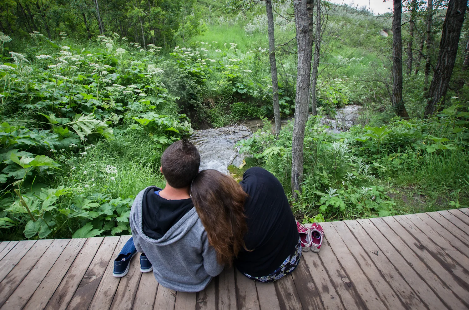 Calgary Engagement Photographer >> Let There Be Light Photography www.lettherebelightphoto.com