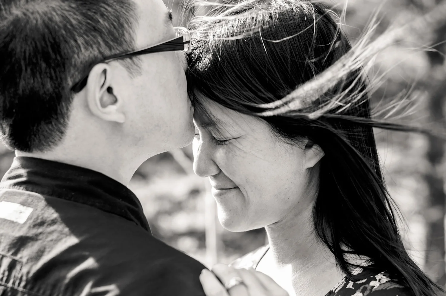 Calgary Engagement Photographer >> Let There Be Light Photography www.lettherebelightphoto.com