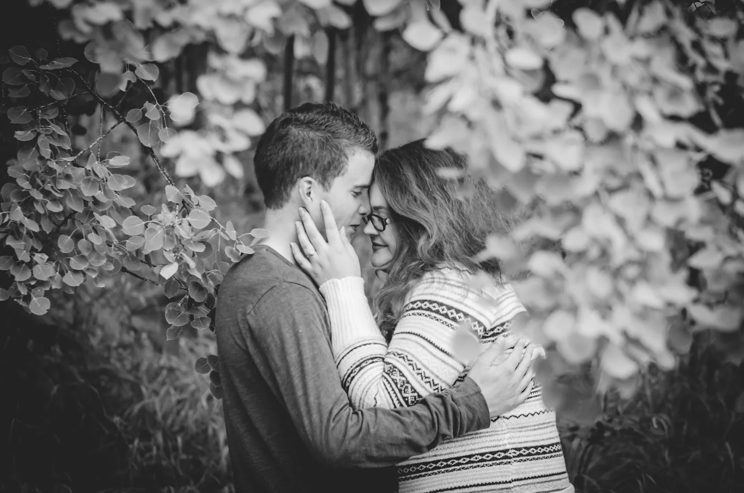 Calgary Engagement Photographer >> Let There Be Light Photography www.lettherebelightphoto.com