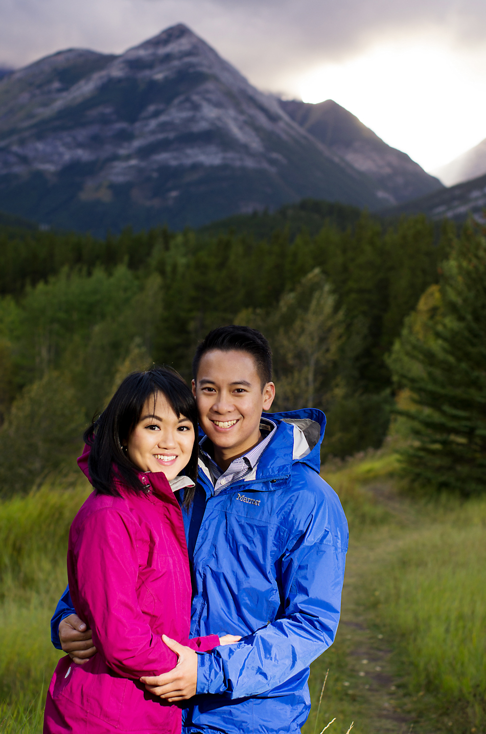 Calgary Engagement Photographer >> Let There Be Light Photography www.lettherebelightphoto.com