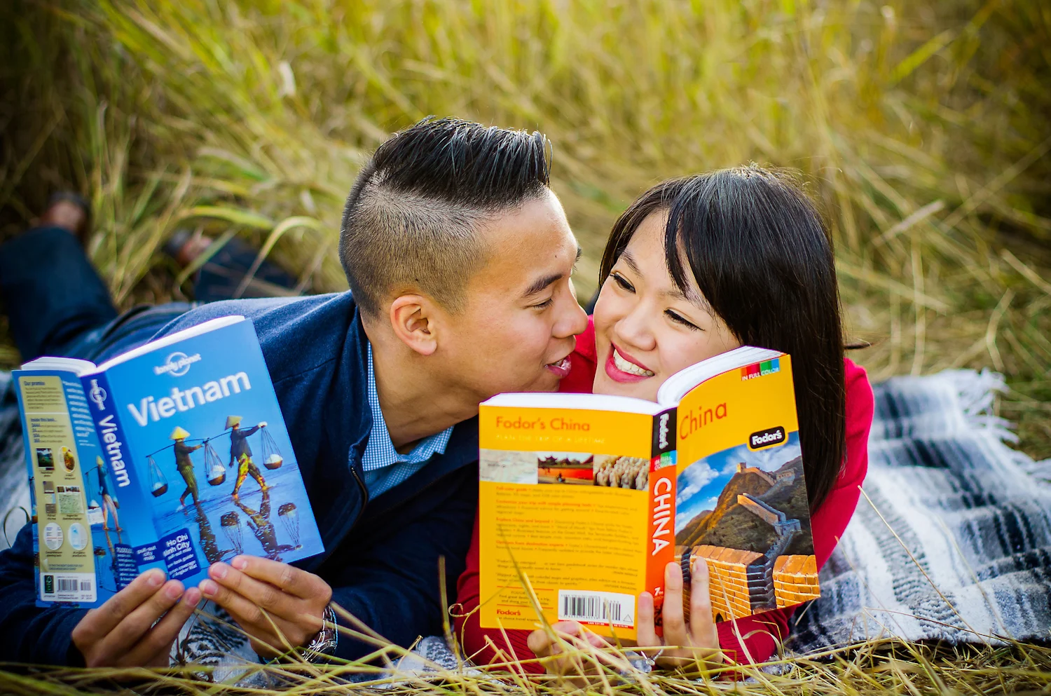 Calgary Engagement Photographer >> Let There Be Light Photography www.lettherebelightphoto.com