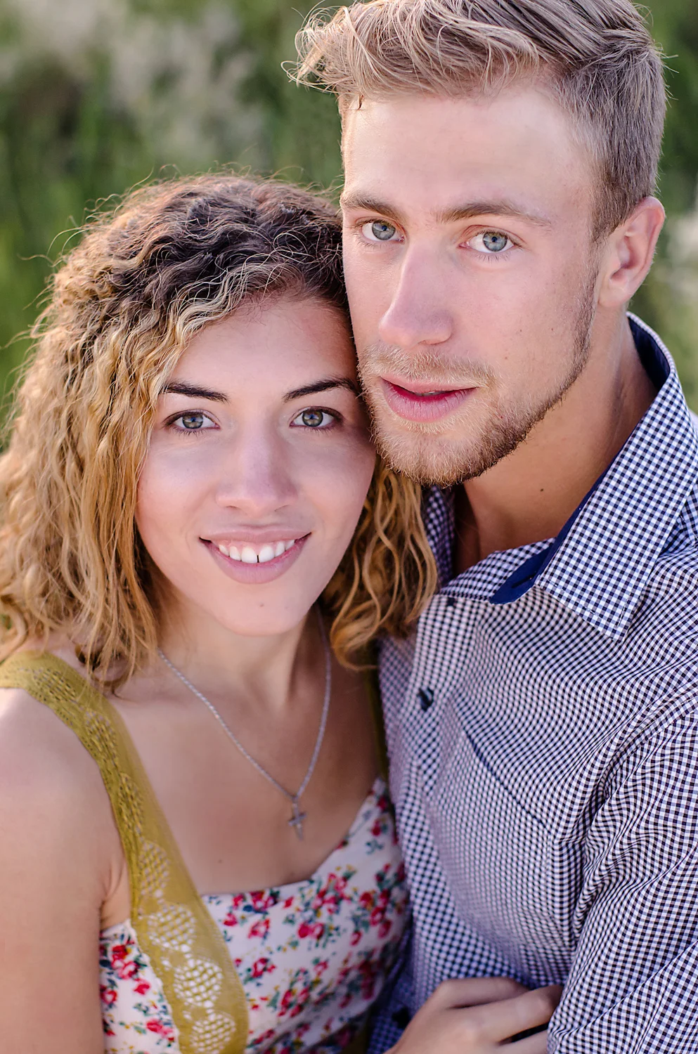 Calgary Engagement Photographer >> Let There Be Light Photography www.lettherebelightphoto.com