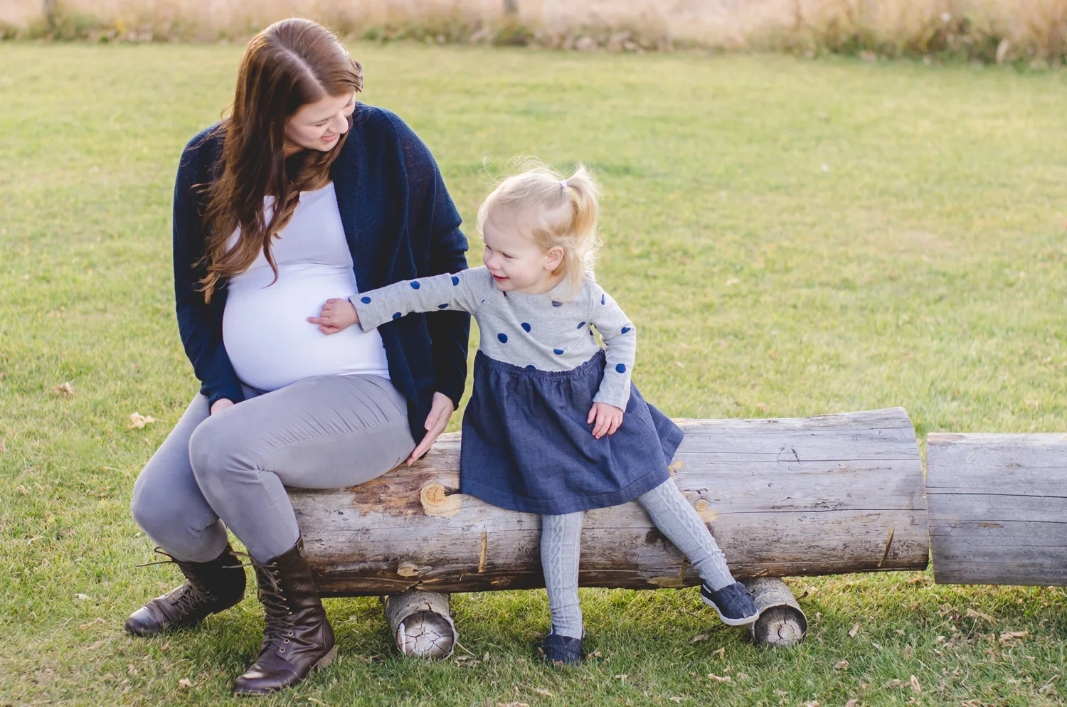 Calgary Family Photographer >> Let There Be Light Photography www.lettherebelightphoto.com