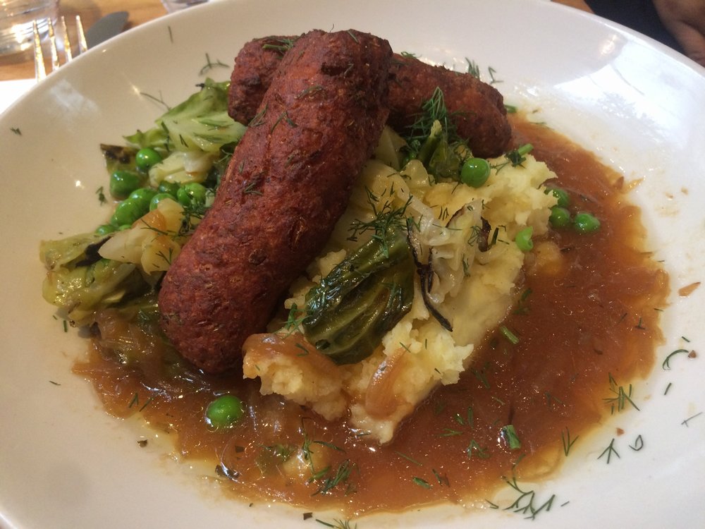 vegan_london_top_vegan_restaurants_vegan_food_in_london_mildreds_soho_vegan_sausages_and_mash.jpg