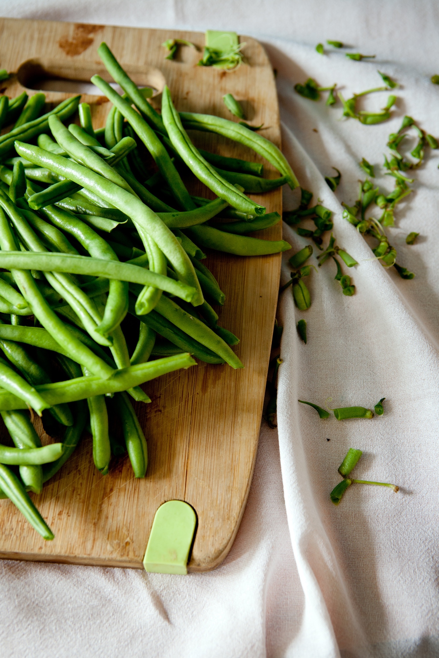 vegan_green_bean_casserole_vegan_swaps_for_thanksgiving_recipes.jpg