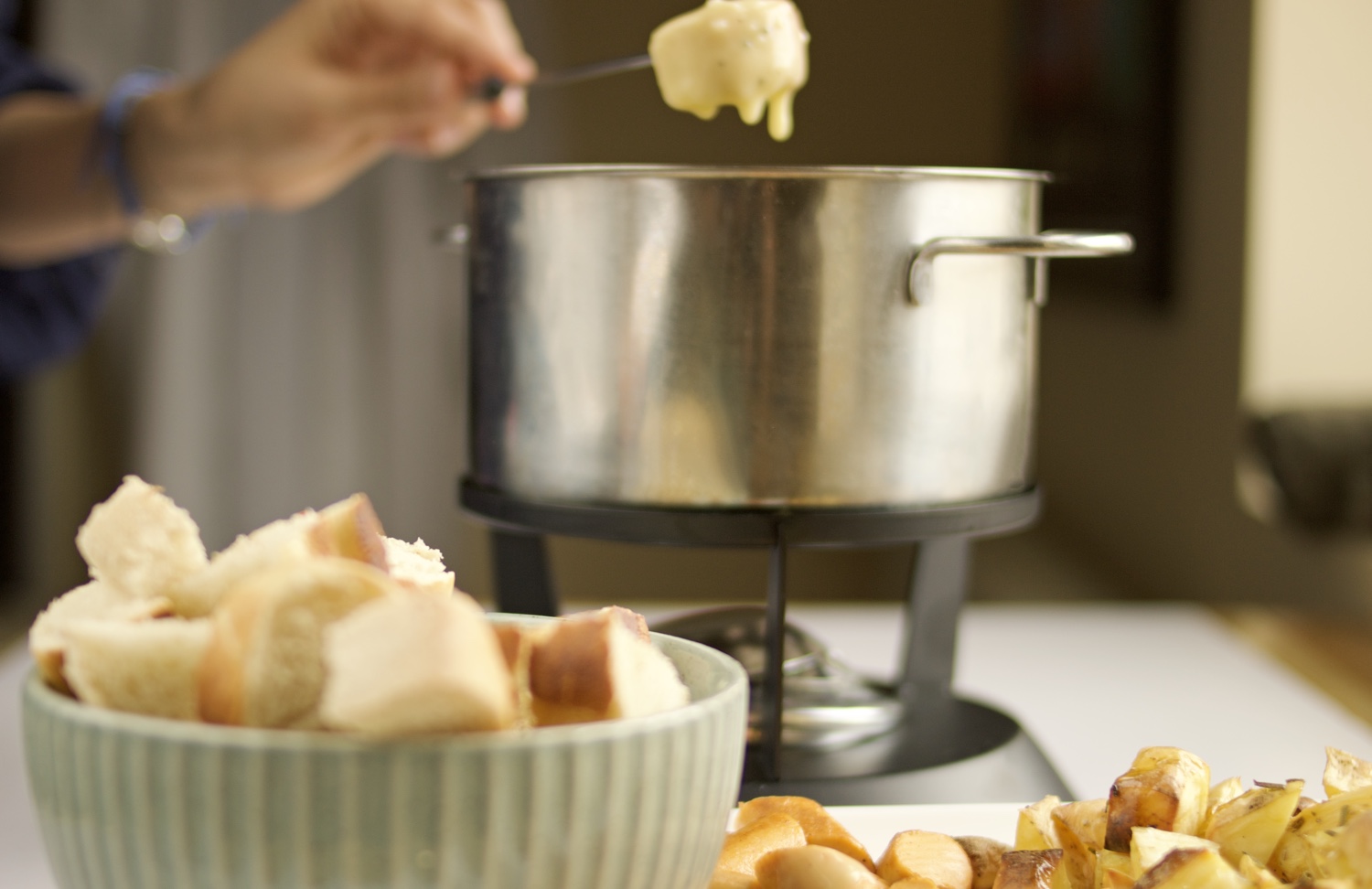 How to make vegan cheese fondue or a vegan cheese sauce or dip