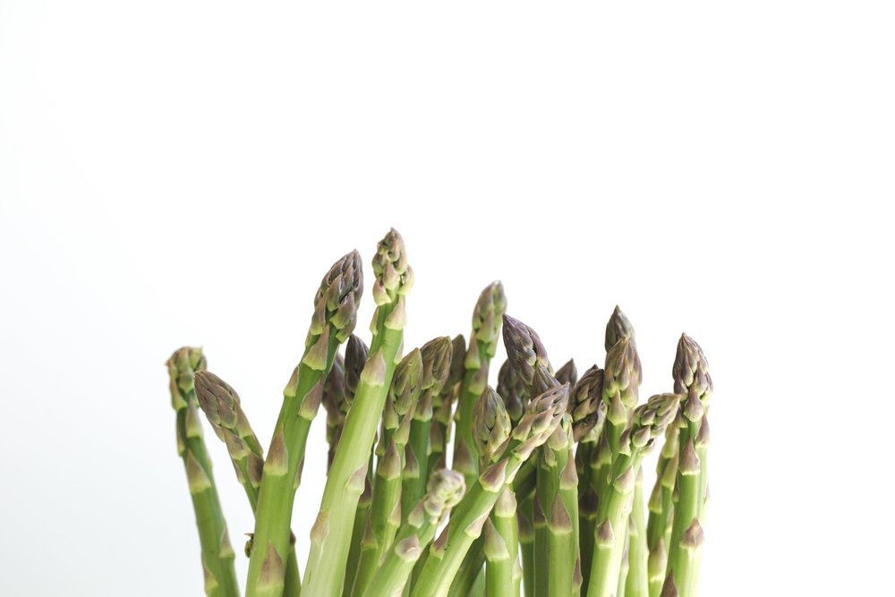 How to cook, store, pick and prepare asparagus, including simple vegan preparations, cool stories about cats and cooking and more | Brownble | Ode to asparagus
