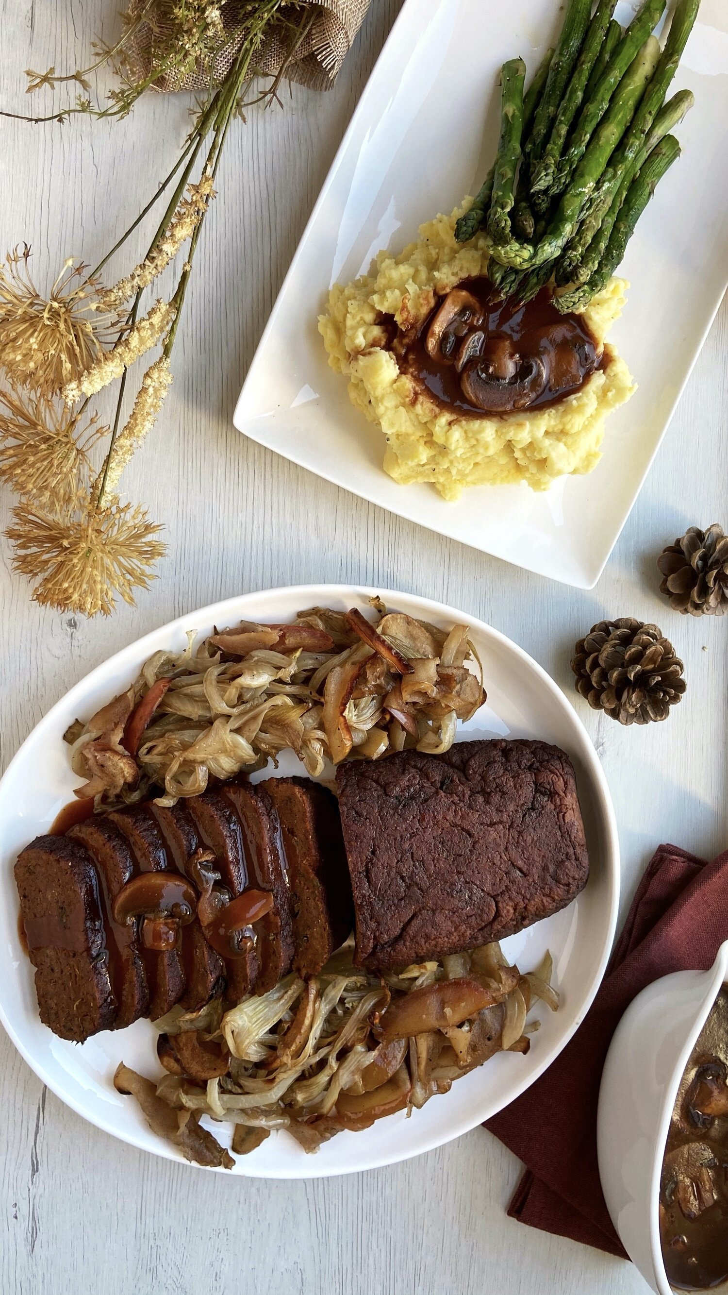 Vegan Holiday Seitan Roast with Caramelized Apples and Fennel and the Quickest Gravy | Brownble