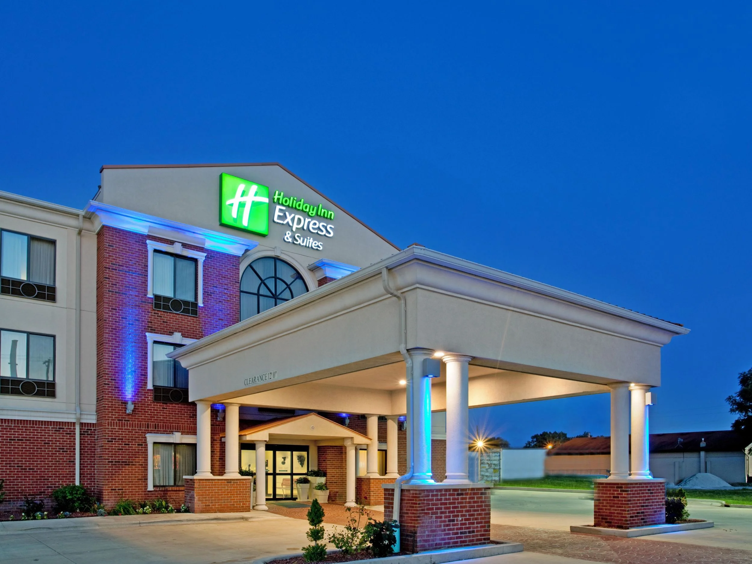 holiday-inn-express-and-suites-south-bend-2533059060-4x3.jpeg