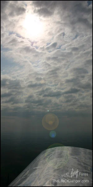 Sun-shining-on-airplane-300pxl-©KerryFores.jpg