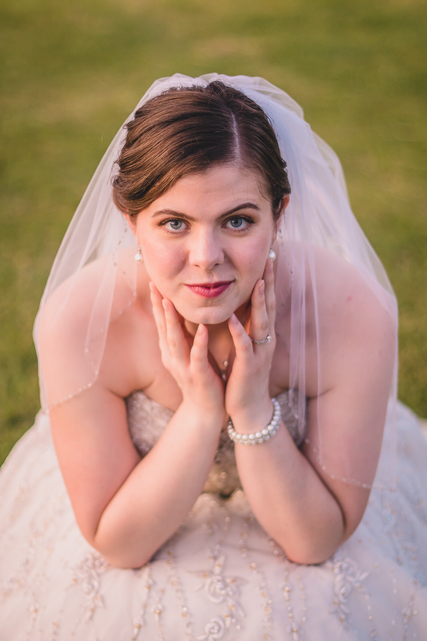 bridal portraits at leo grande vineyard winery by jonathan hannah photography